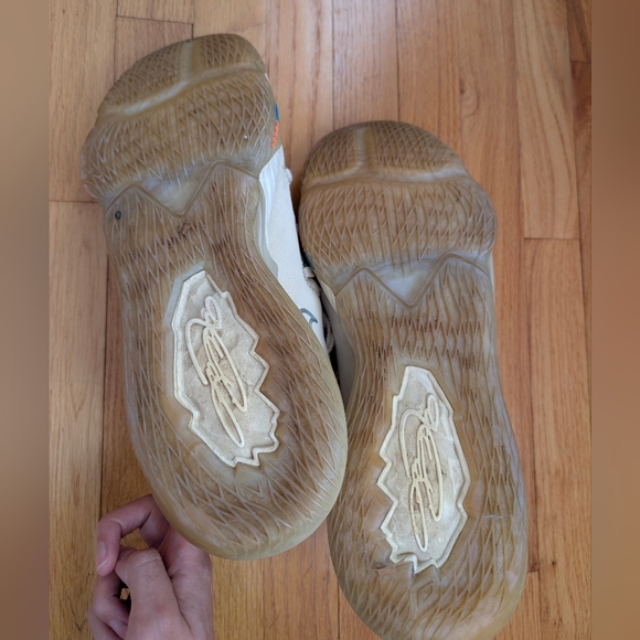 Nike LeBron 17 Low Easter Light Cream Sneakers - Picture 13 of 13